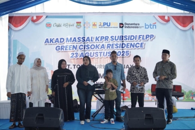 Akad massal perumahan Green Cisoka Residence dan pemberian santunan kepada anak yatim