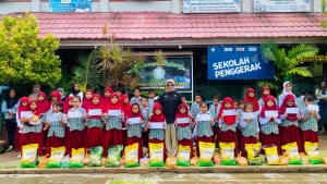 Berbagi bersama SDN 3 Baubau