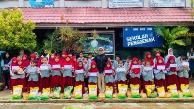 Berbagi bersama SDN 3 Baubau