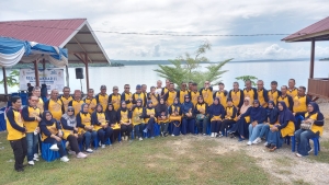 Kebersamaan Alumni SMAN 2 Baubau Angkatan '88 dan beberapa angkatan yang tergabung dalam kegiatan Reuni Akbar 35 Tahun Selasa (25/4/2023)