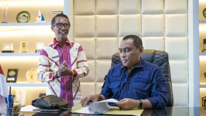 Wali Kota Baubau, La ode ahmad Monianse bersama Kadis Kominfo, La Ode Darusalam