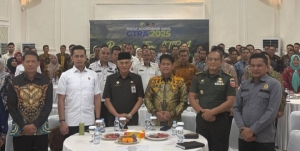 Sekda Sultra, Asrun Lio mewakili Gubernur saat membuka Rakor GTRA tahun 2025