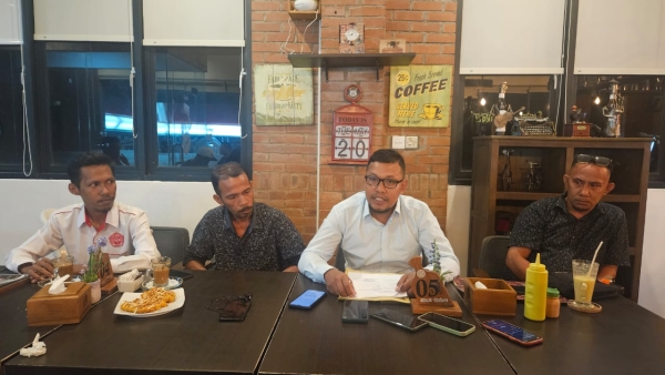 Kuasa Hukum LH dan NA atas pelaporan dugaan Pemerasan dan pencemaran nama baik, Samsul SH., M.H., Agusrahman., S.H., Hasrin Usi, S.H., Risman Ahddirja, S.H