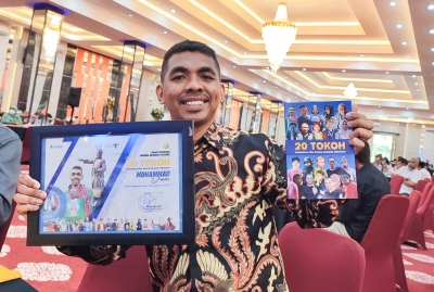 Muh. Yunan Penerima Penghargaan sebagai Tokoh Penggerak Desa Wisata