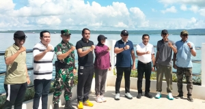 Wali Kota Baubau, H. Yusran Fahim foto bersama Forkopimda usai rapat koordinasi   Foto : Ist