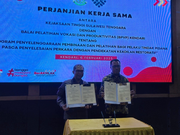 Kajati Sultra DR Hendro Dewanto, SH MH dan Kepala BPVP Kendari Amran, ST