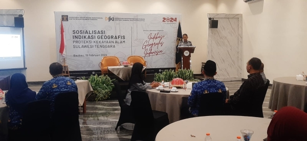 Kadivyankumham Kanwil Kemenkumham Sultra, Hidayat Yasin saat memberikan sambutan dalam acara sosialisasi indek Geografis 