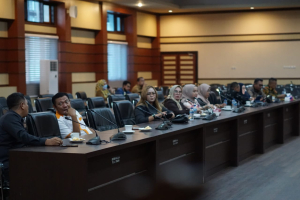 Suasan sidang anggota DPRD Sultra 