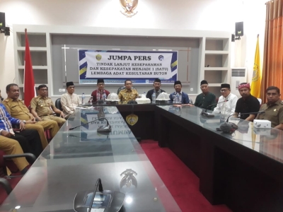 Jumpa pers tindak lanjut kesepahaman dan kesepakatan menjadi satu lembaga adat kesultanan buton.