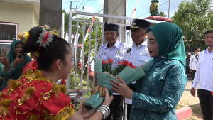 Suasana penyambutan Tim Penilai Lomba 10 Program Pokok PKK Tingkat Provinsi Sultra di kelurahan Baadia Rabu (26/10) Foto : Bardin