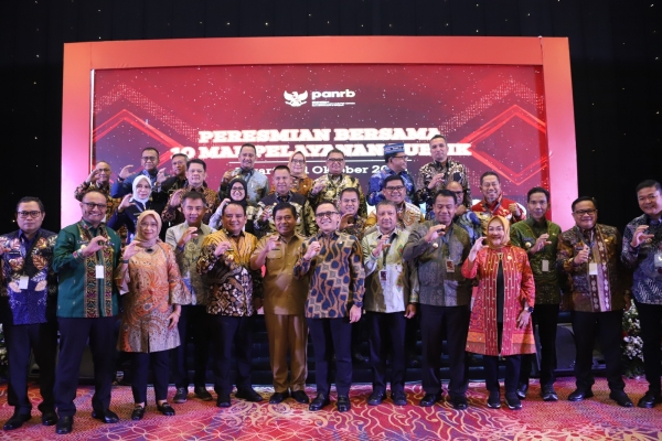 Pj Gubernur Sultra Hadiri Peresmian Serentak Mal Pelayanan Publik