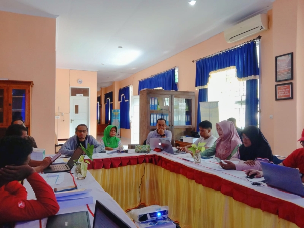 Rapat Internal Pemantapan Dokumen Wistara di Sekretariat Forum Kota Baubau Sehat Minggu (2/3/2023)