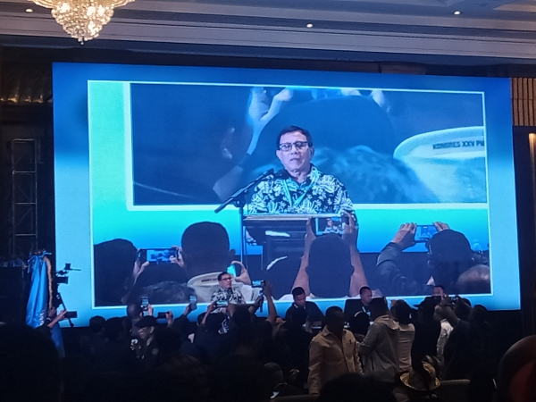 Hendry Ch Bangun Ketua Umum PWI terpilih di kongres  XXV d Bandung Jawa Barat