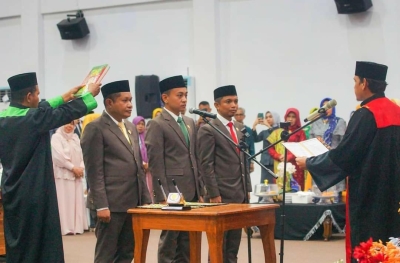 Pimpinan Dewan Perwakilan Rakyat Daerah (DPRD) Kota Baubau periode 2024-2029, Ardin Jufri (Ketua), Natas Aryu Prawira Tamim (Wakil Ketua I), Ardriansyah Farming (Wakil Ketua II)