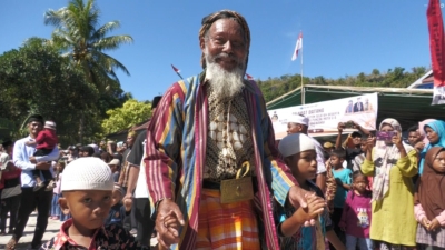 Salah satu momen yang disaksikan pada Rangkaian Pesta adat Metau&#039;a Siompu di sela sela Tari FOMANI