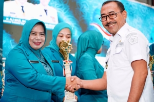 Ketua TP PKK Kota Baubau Wa Ode Nursanti Monianse kembali mengantar TP PKK Kota Baubau berhasil Sabet 5 Piala dan Juara 1 Nasional Film Pendek PKK