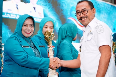 Ketua TP PKK Kota Baubau Wa Ode Nursanti Monianse kembali mengantar TP PKK Kota Baubau berhasil Sabet 5 Piala dan Juara 1 Nasional Film Pendek PKK