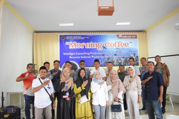 morning coffee sekaligus lauching penjualan tiket pesawat Super Air Jet bersama pihak bandara Kota Baubau, maskapai, pengelola travel dan insan pers,